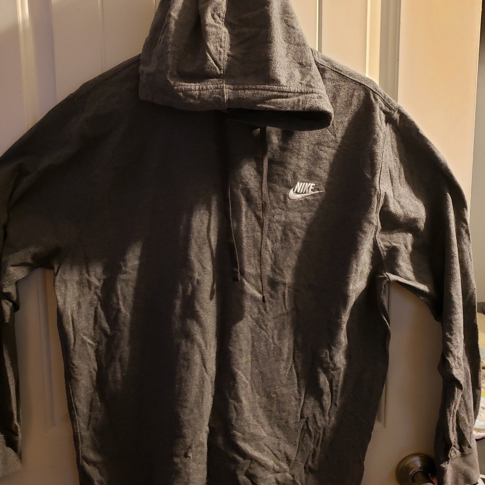Nike pull over medium